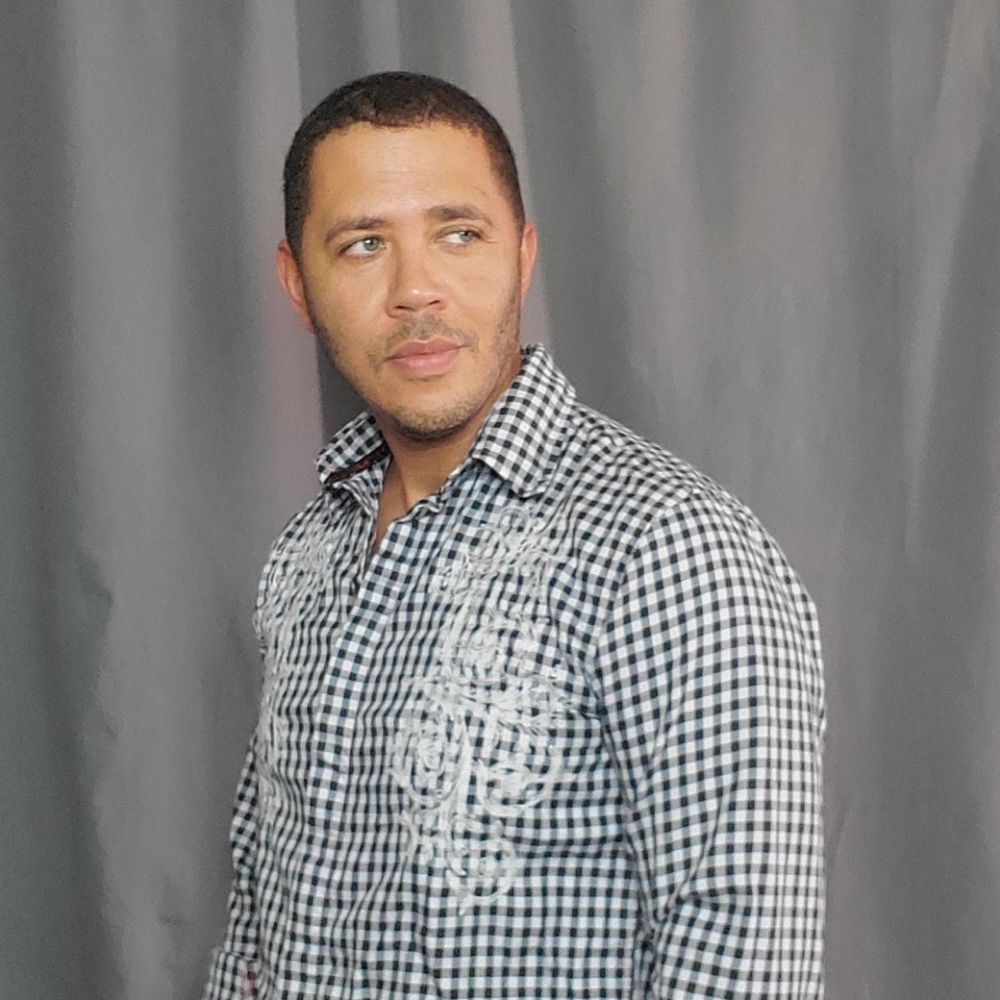 Fitted checkered shirt